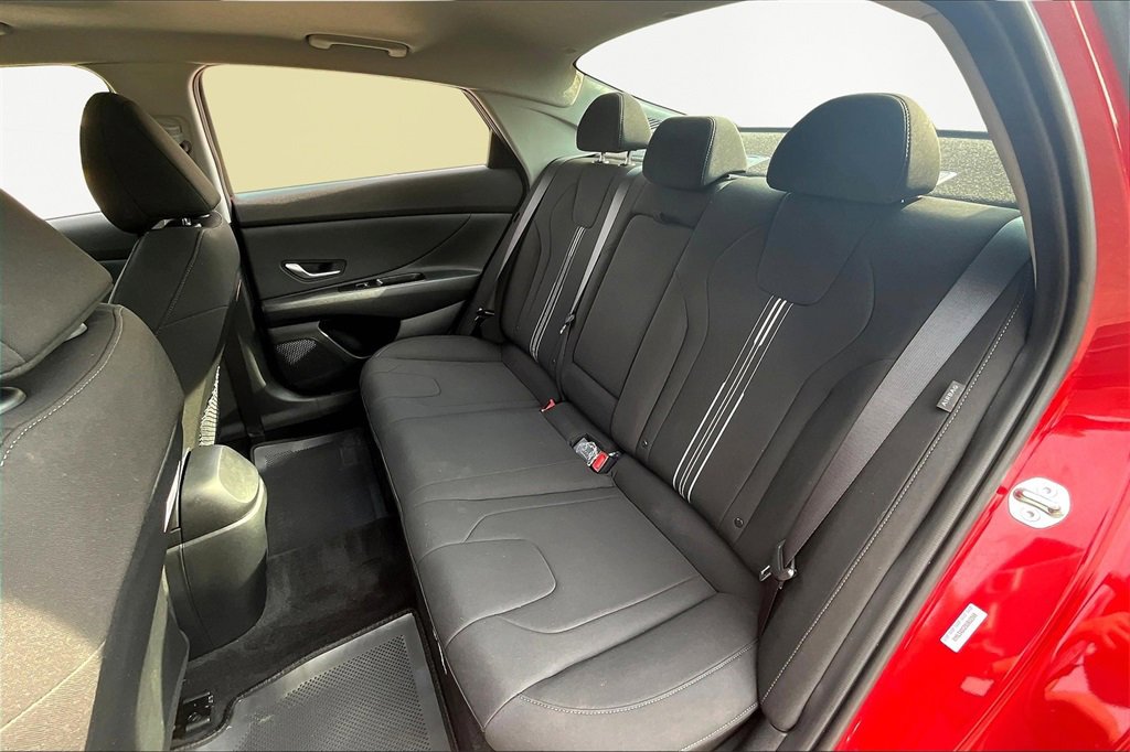 Certified 2025 Hyundai Elantra SEL image 26