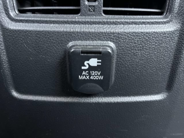 Used 2017 Nissan Titan PRO-4X AWD/4WD image 17