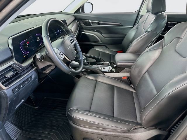 Used 2025 Kia Telluride S FWD image 11