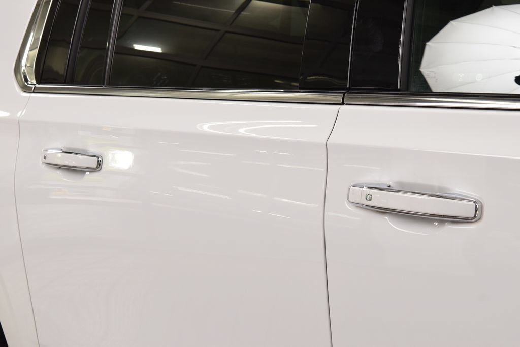 Used 2024 GMC Yukon XL Denali AWD/4WD image 19