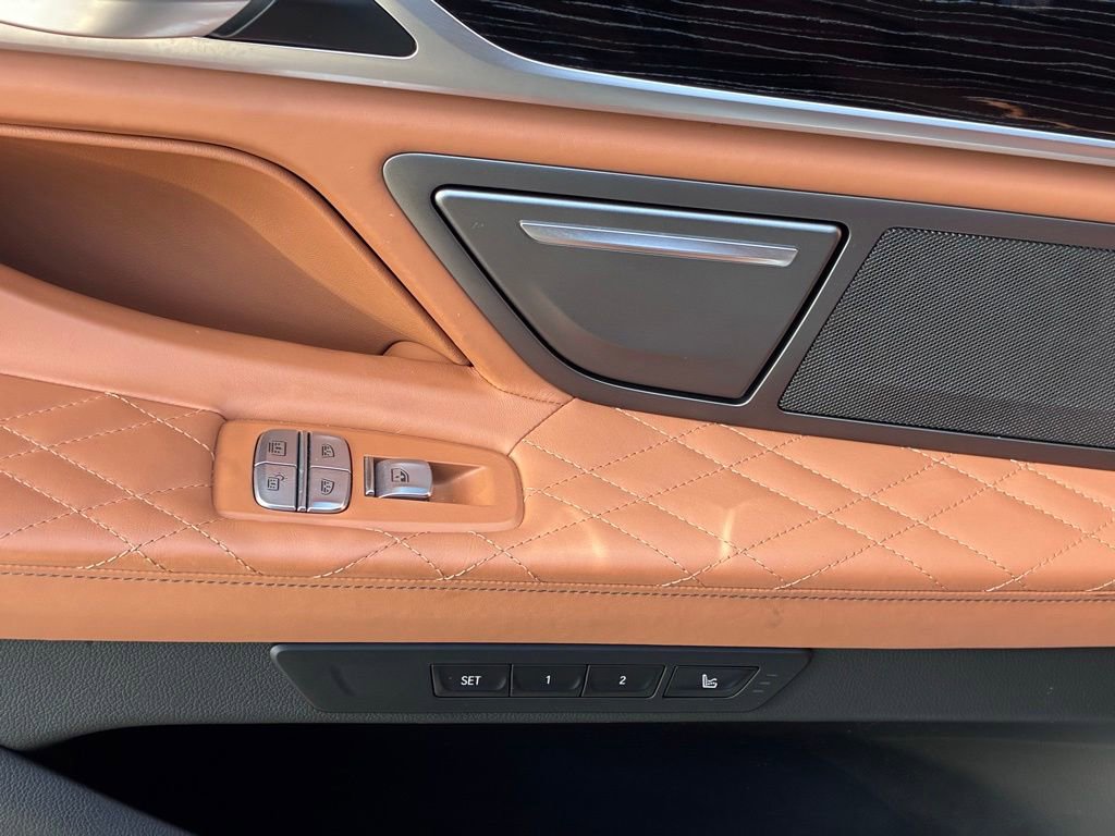 Used 2022 BMW 750i xDrive w/ Luxury Rear Seating Package AWD/4WD image 57