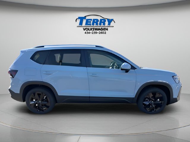 New 2026 Volkswagen Taos SE FWD image 1