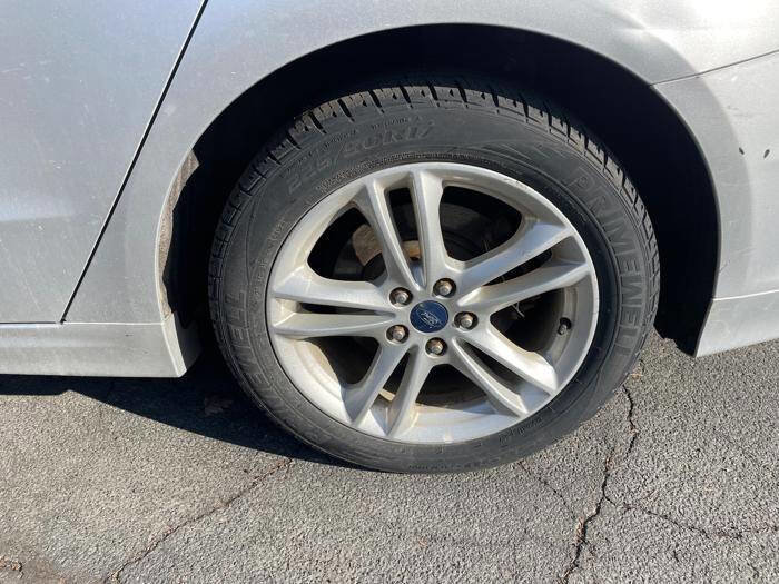 Used 2018 Ford Fusion SE image 14