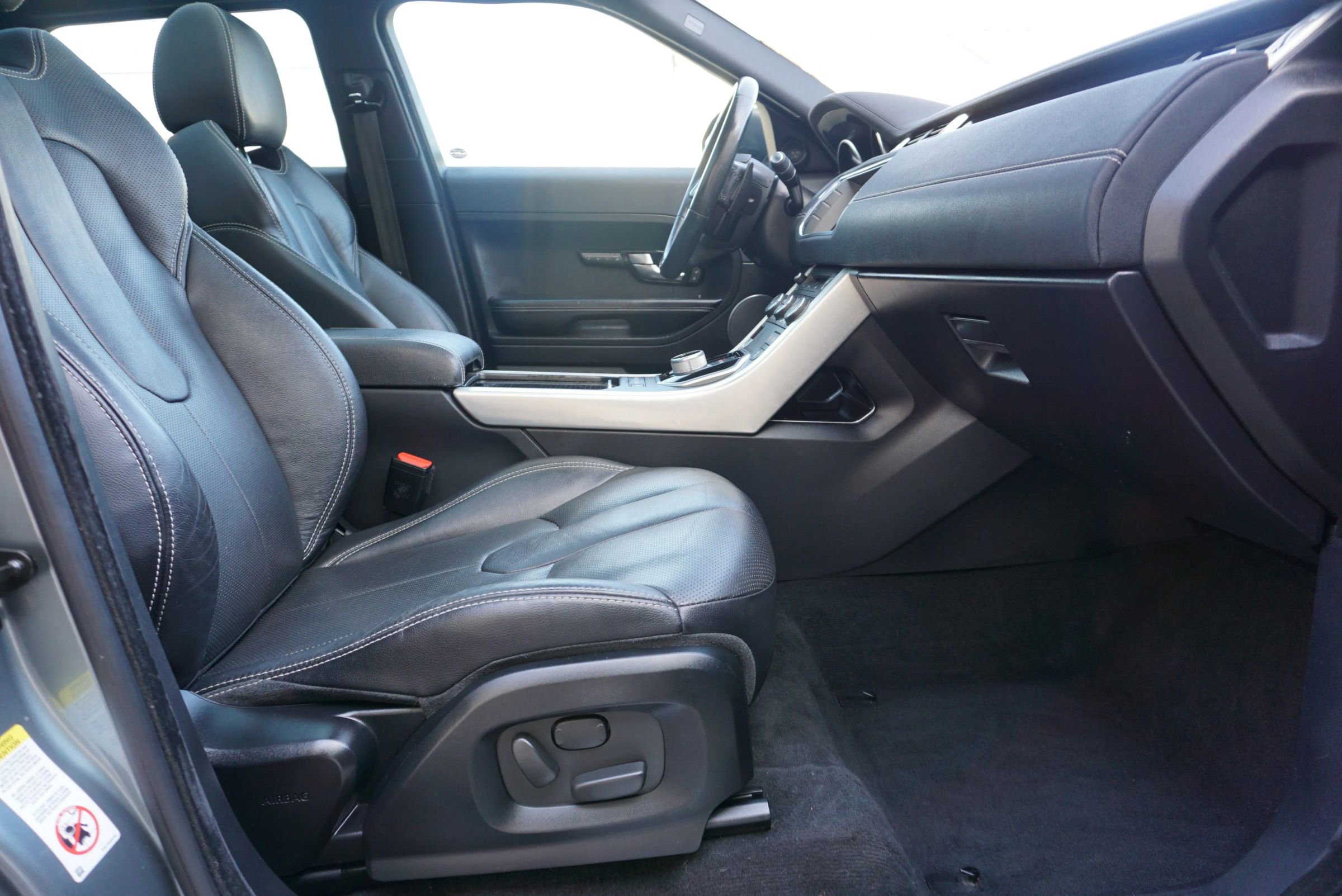 Used 2015 Land Rover Range Rover Evoque Dynamic AWD/4WD image 17