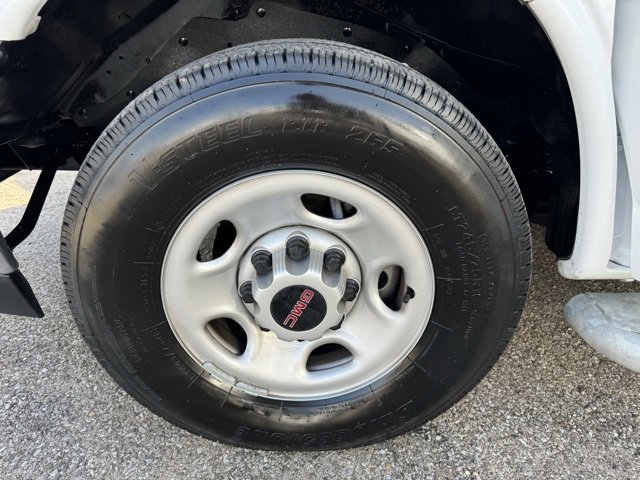 Used 2024 GMC Savana 2500 w/ Driver Convenience Package image 14