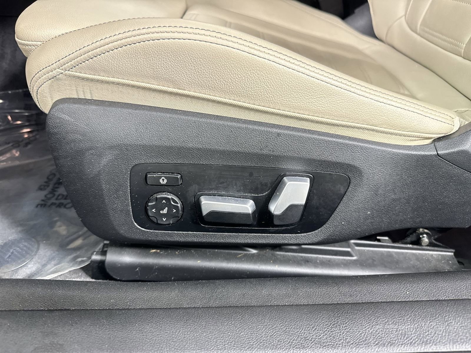 Used 2022 BMW 440i xDrive Convertible w/ Premium Package image 22