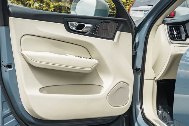 Certified 2023 Volvo XC60 B5 Ultimate w/ Climate Package AWD/4WD image 37