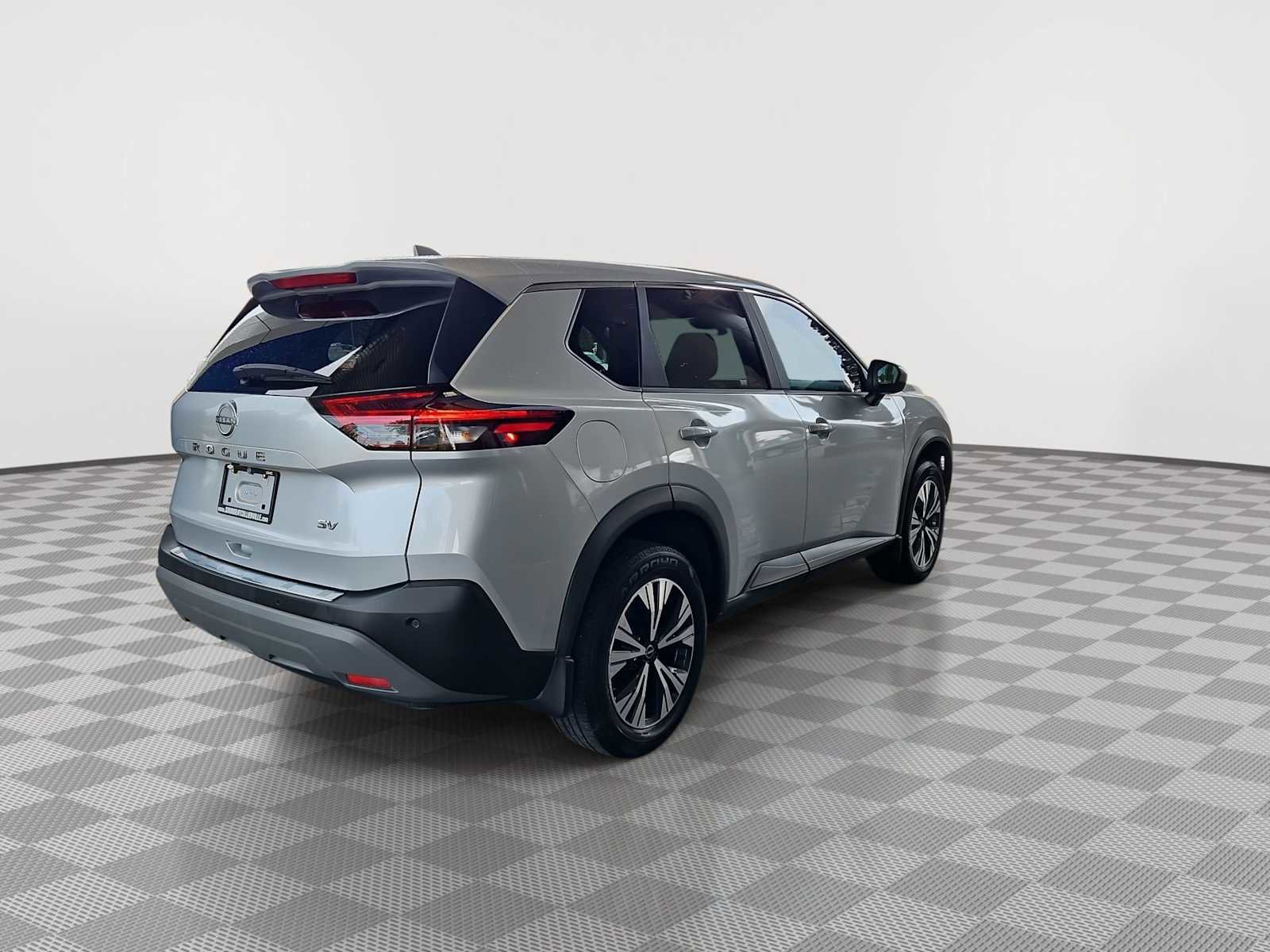 Used 2023 Nissan Rogue SV FWD image 8