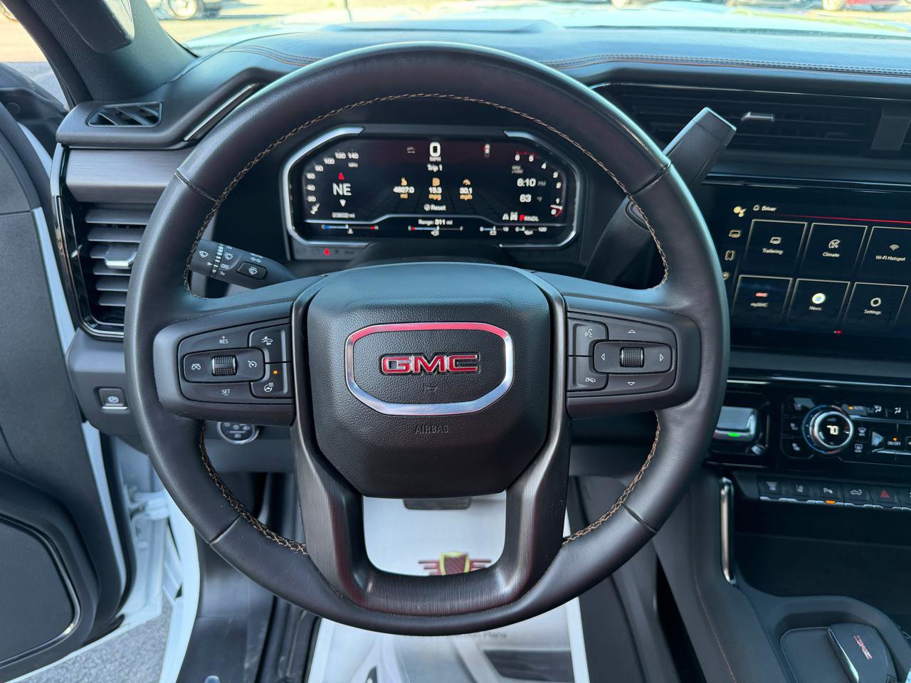 Used 2024 GMC Sierra 2500 AT4 w/ AT4 Premium Plus Package AWD/4WD image 30
