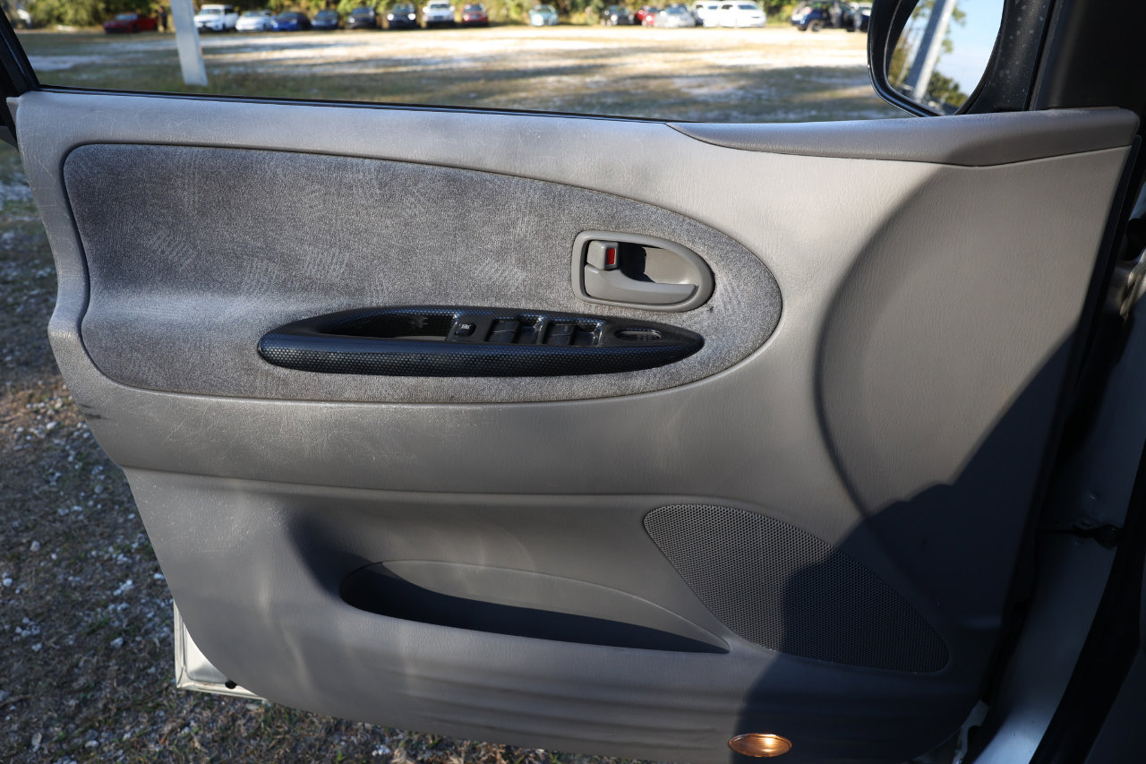 Used 2003 MAZDA MPV LX image 34