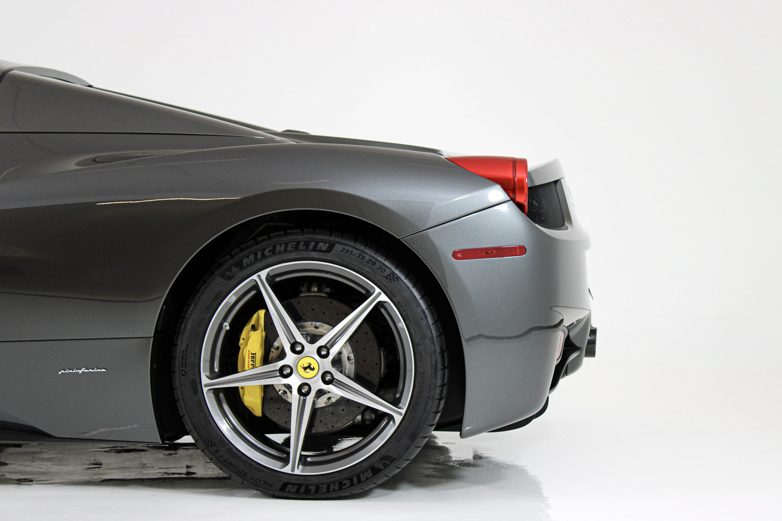 Certified 2013 Ferrari 458 Spider RWD image 6