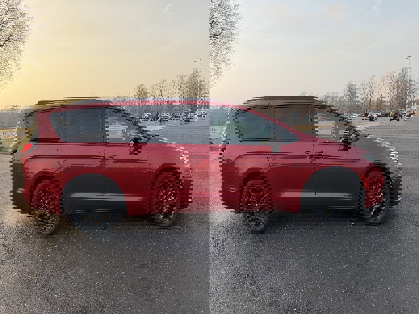 New 2026 Chrysler Pacifica Select image 5