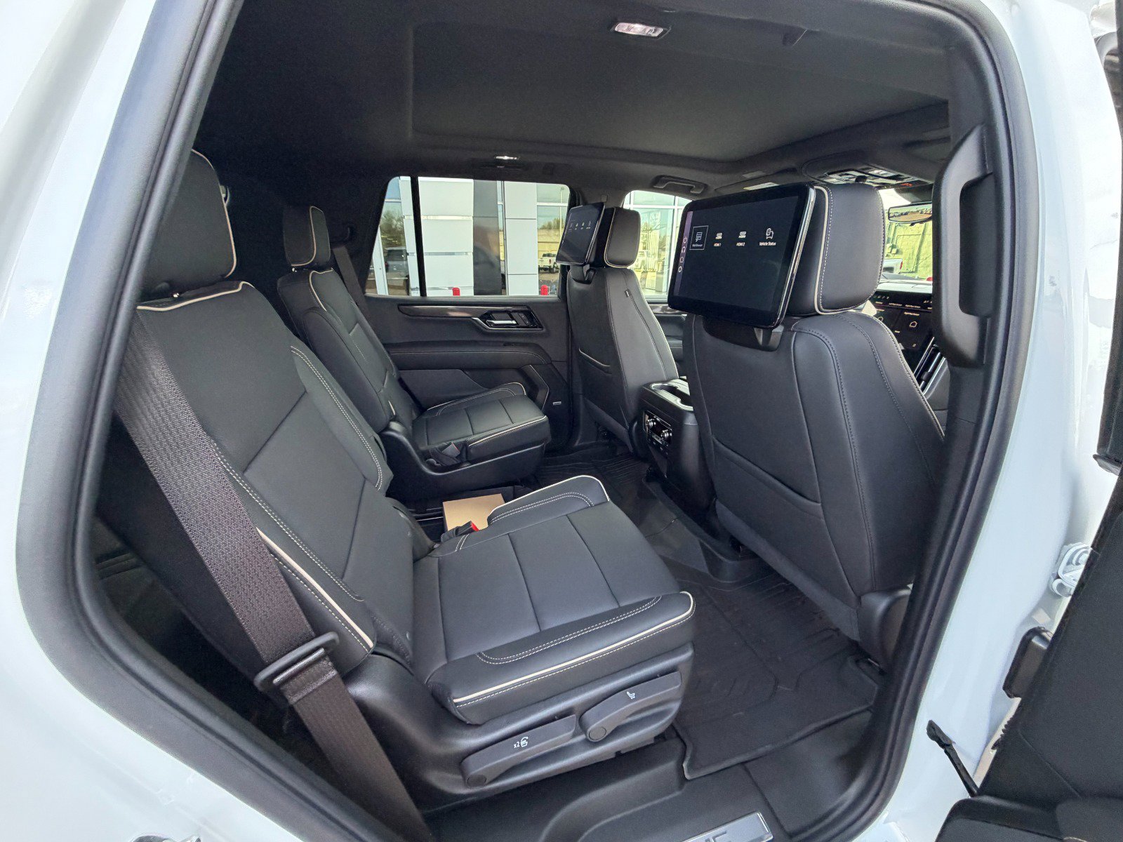 New 2026 GMC Yukon Elevation w/ Elevation Premium Package image 32