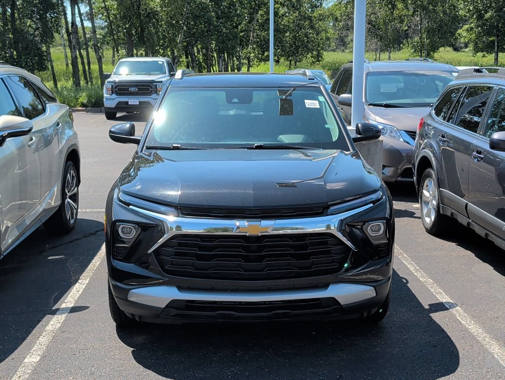 Used 2025 Chevrolet TrailBlazer LT AWD/4WD image 7