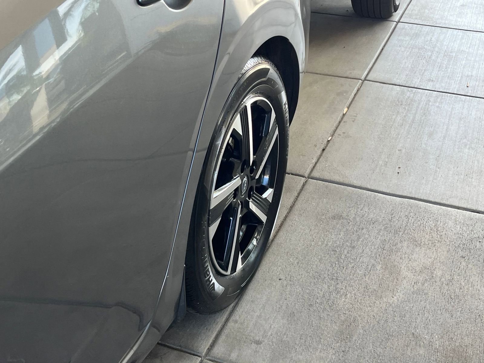 Used 2025 Nissan Sentra SV FWD image 30