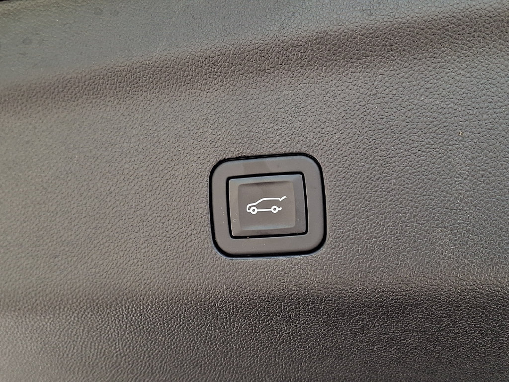 Used 2024 Chevrolet Tahoe High Country AWD/4WD image 28