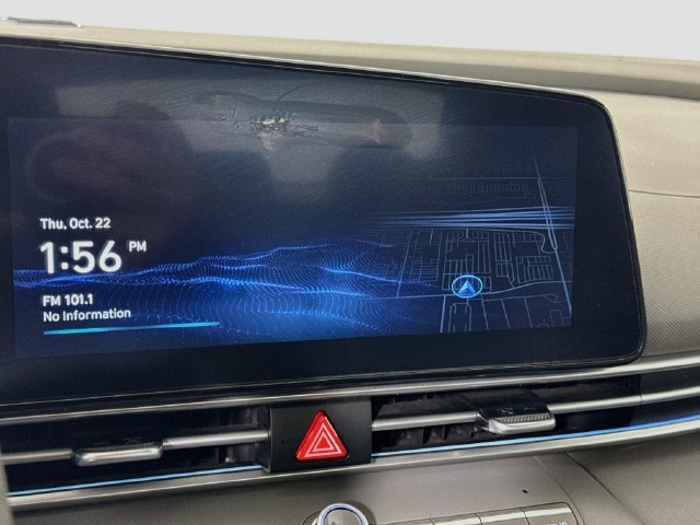 Used 2024 Hyundai Elantra SEL FWD image 15