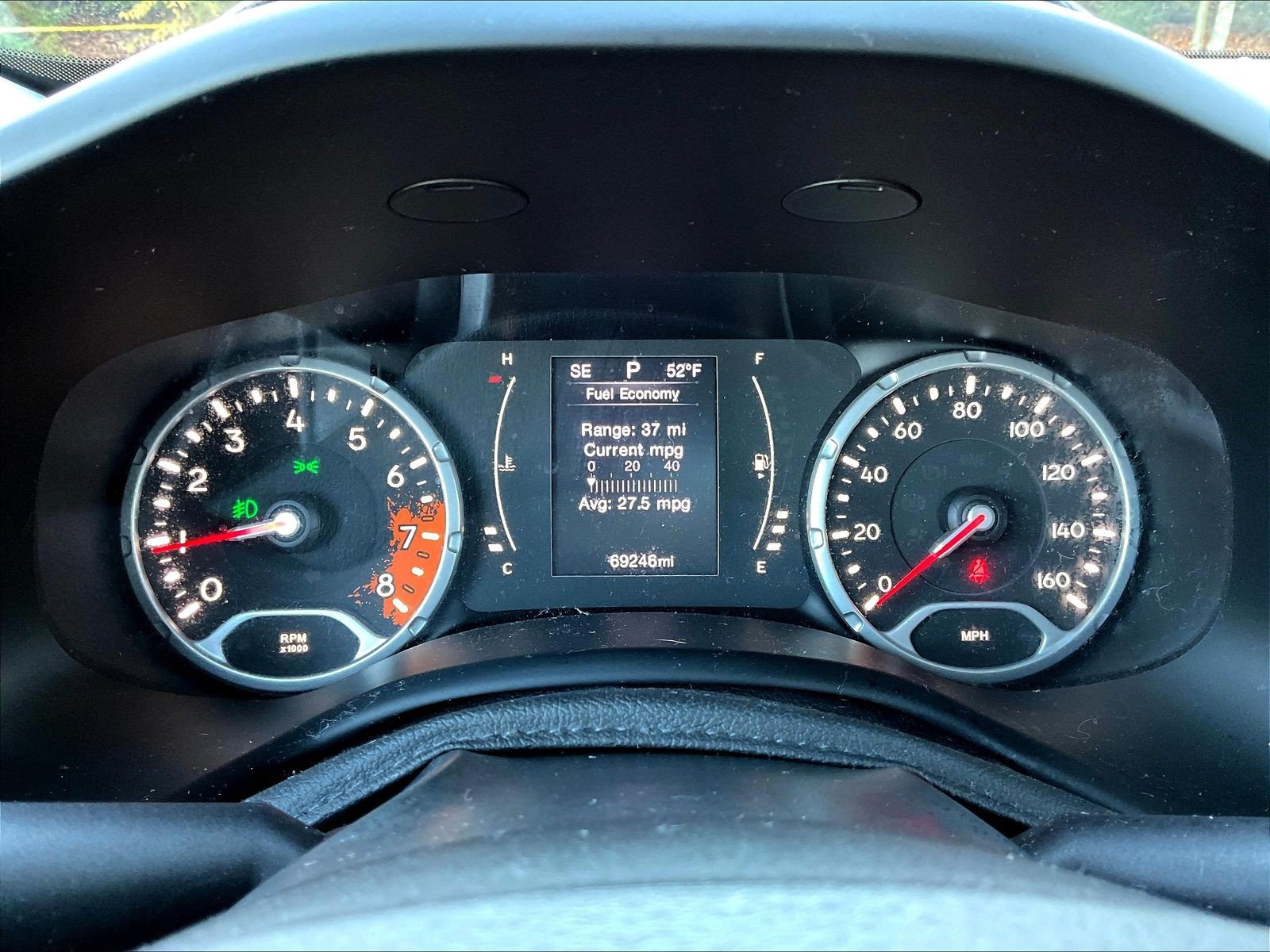 Used 2015 Jeep Renegade Latitude FWD image 12