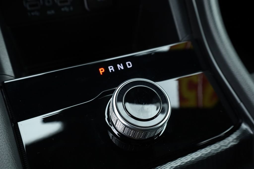 Used 2025 Jeep Grand Cherokee Laredo X w/ Trailer Tow Package image 9