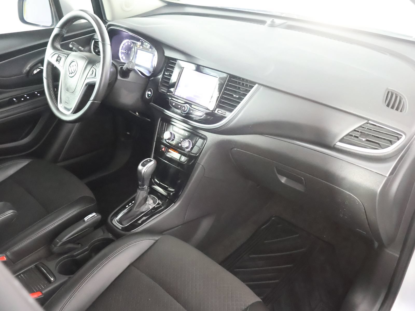 Used 2022 Buick Encore Preferred w/ Safety Package AWD/4WD image 49