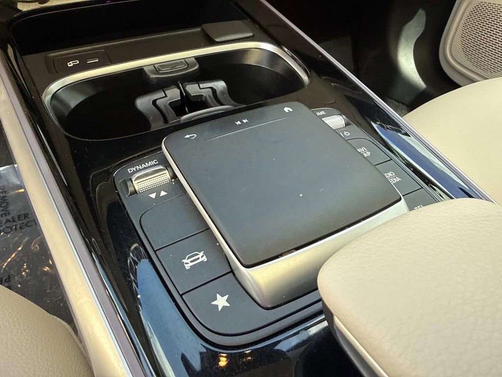 Used 2022 Mercedes-Benz GLB 250 image 35