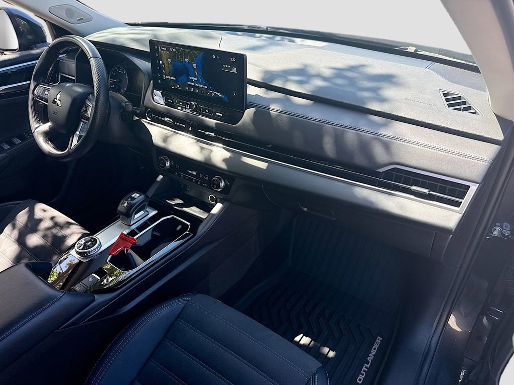 Used 2025 Mitsubishi Outlander SE FWD image 33