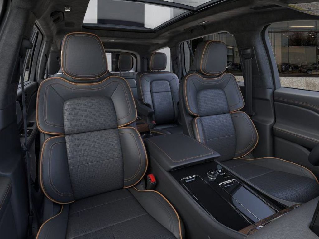 New 2025 Lincoln Aviator Black Label w/ Jet Appearance Package AWD/4WD image 10