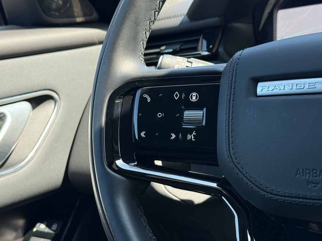 Certified 2026 Land Rover Range Rover Velar Dynamic SE AWD/4WD image 17