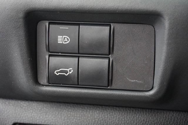Used 2022 Toyota Highlander XLE FWD image 22