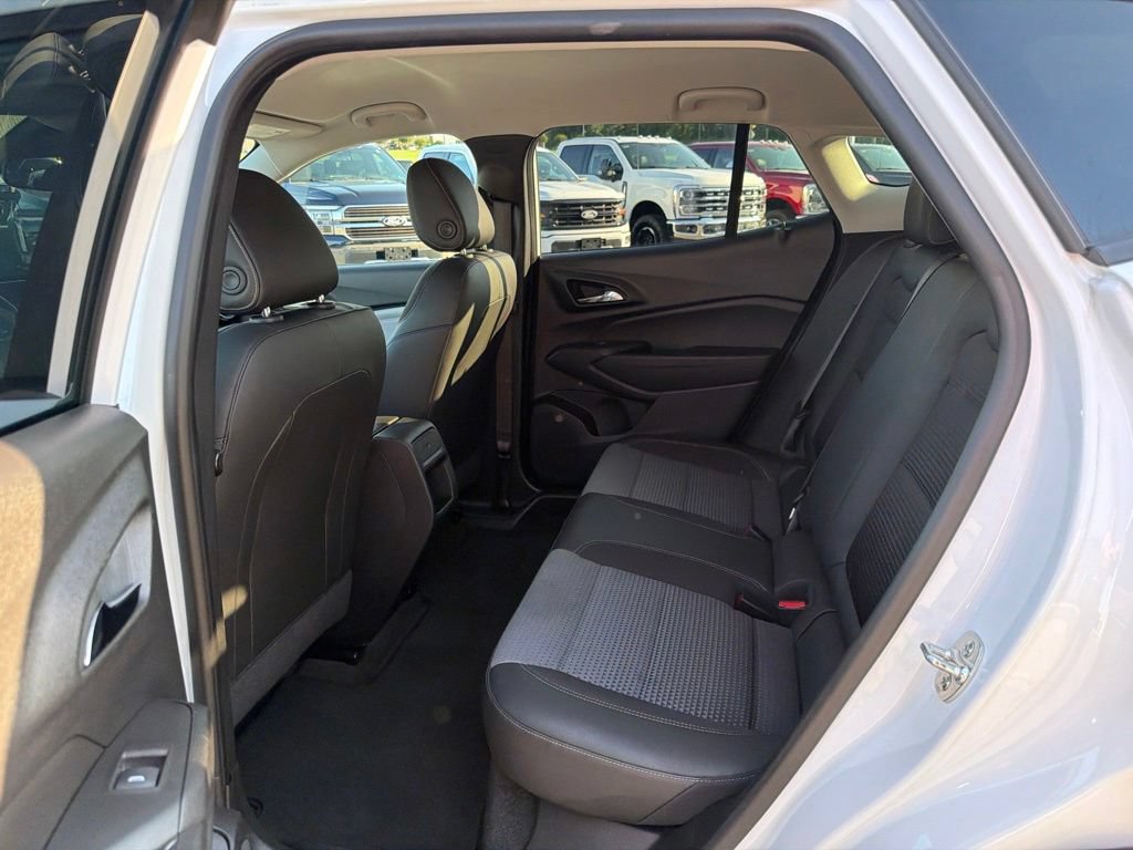 Used 2025 Chevrolet Trax LT FWD image 14