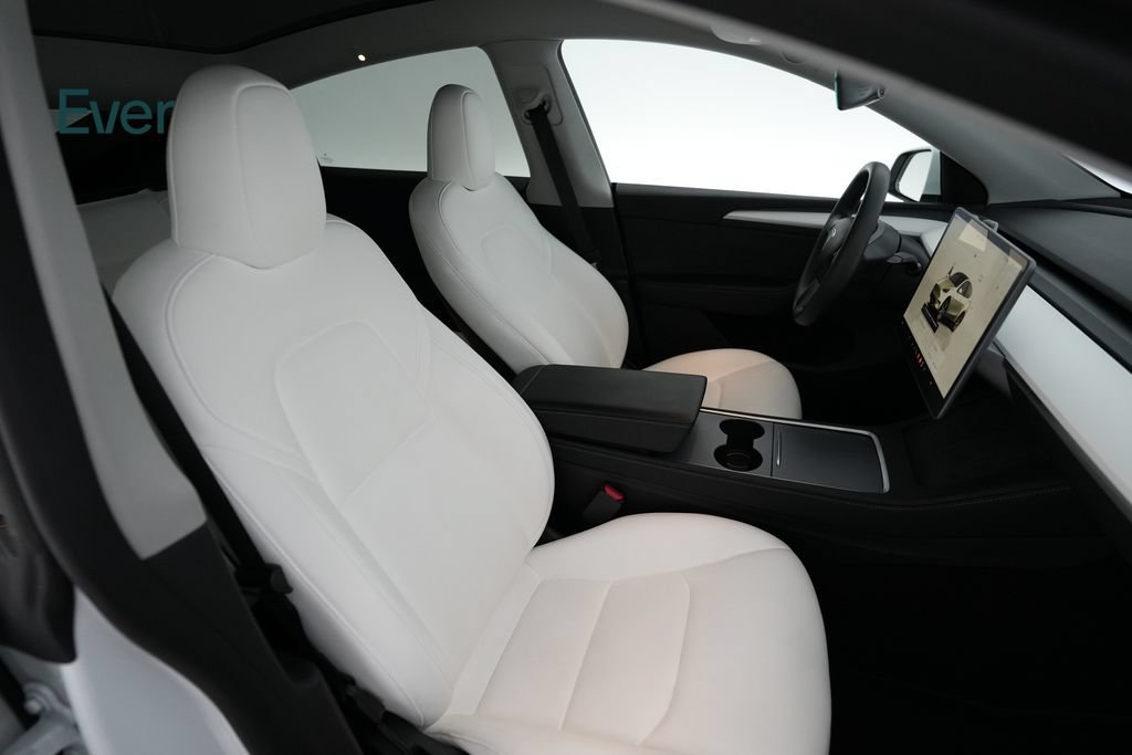 Used 2023 Tesla Model Y Long Range AWD/4WD image 21
