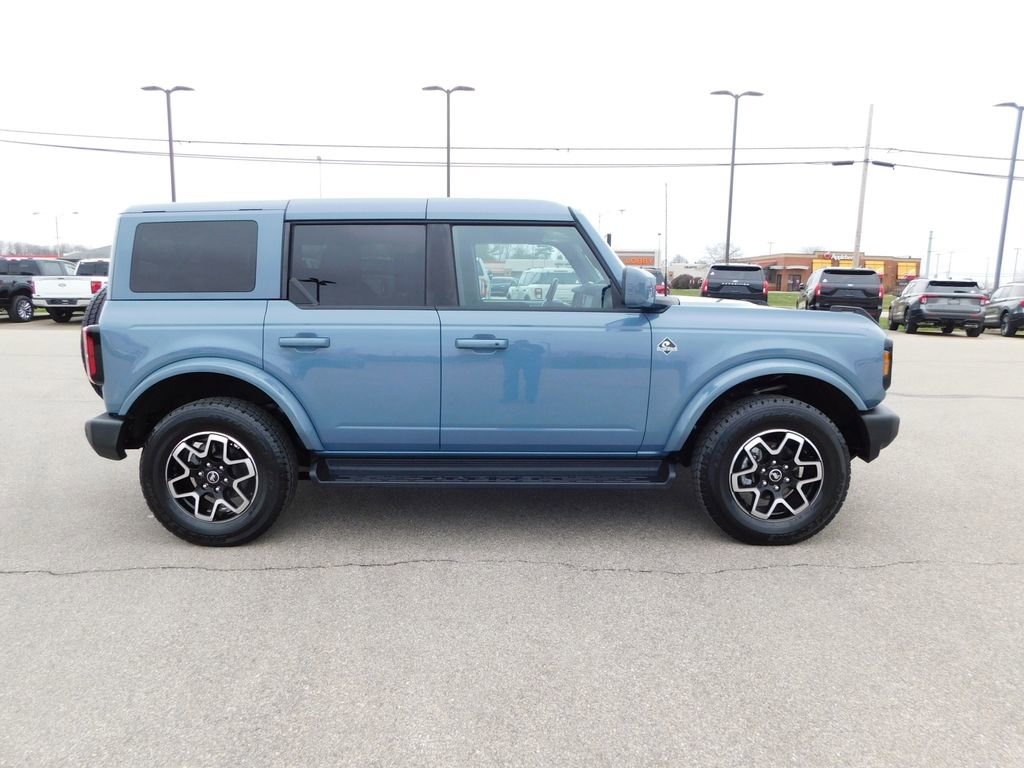 Used 2025 Ford Bronco Outer Banks image 2