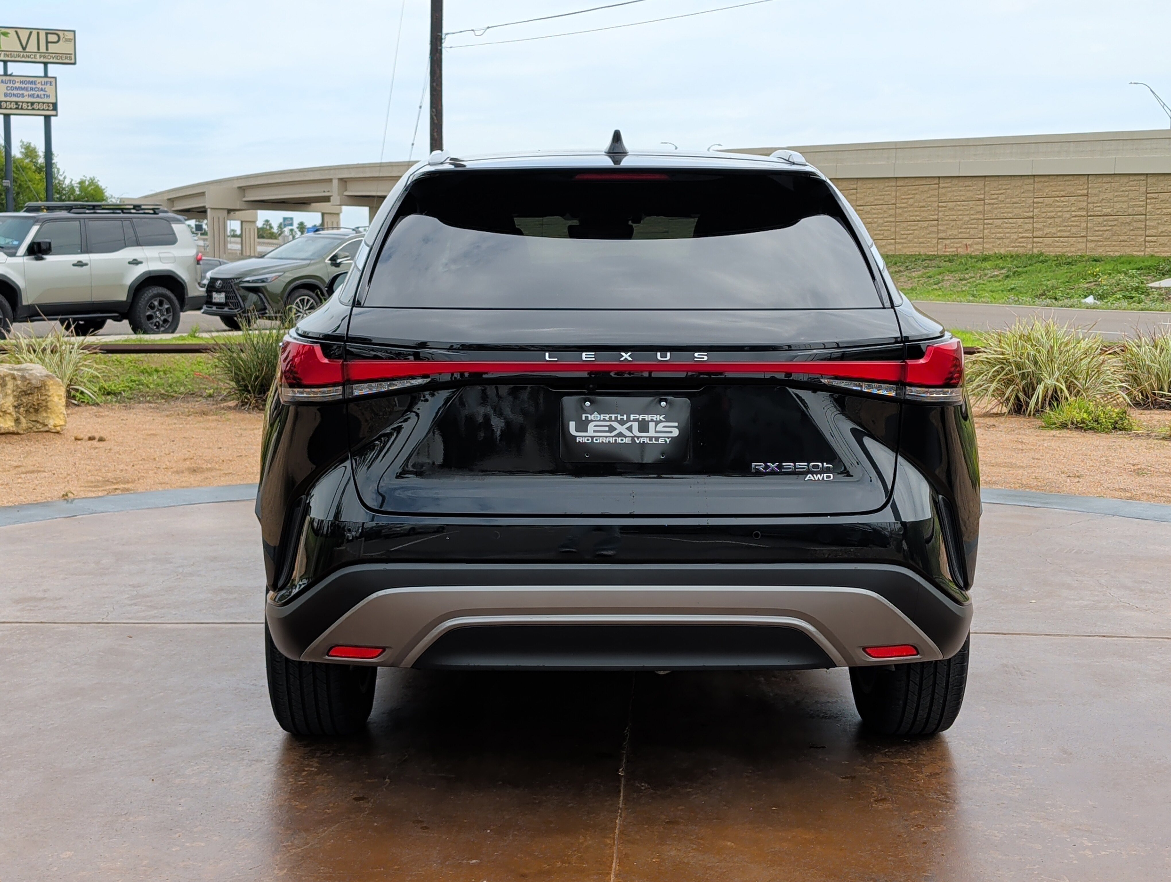 Used 2023 Lexus RX 350h w/ Accessory Package (Z1) AWD/4WD image 3