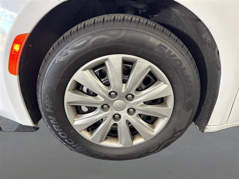 Used 2021 Chrysler Voyager L FWD image 22