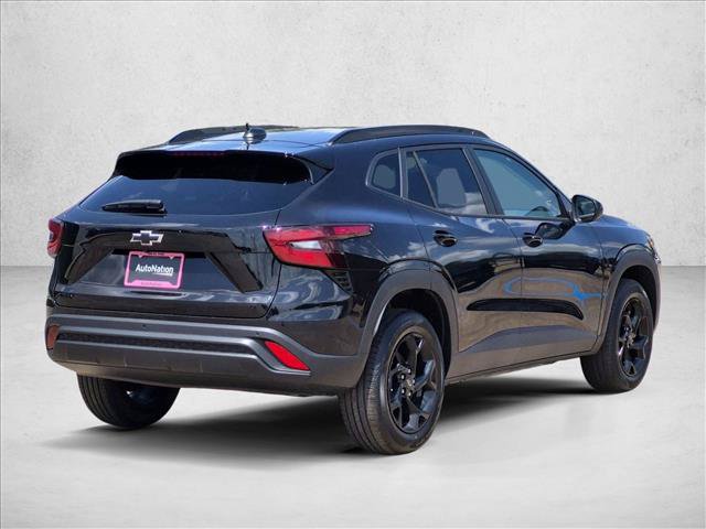 New 2026 Chevrolet Trax LT w/ Driver Confidence Package FWD image 2