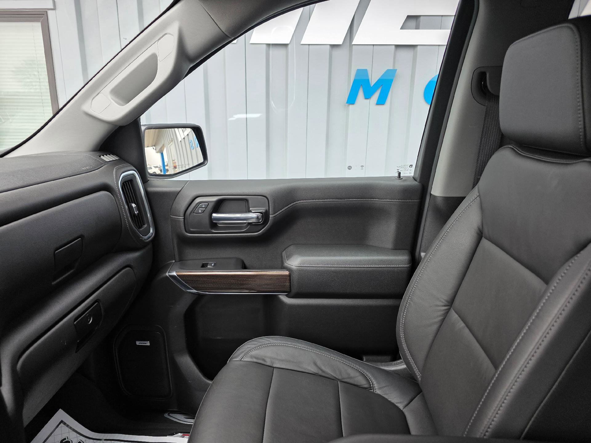 Used 2020 Chevrolet Silverado 1500 LT Trail Boss w/ Midnight Edition image 19