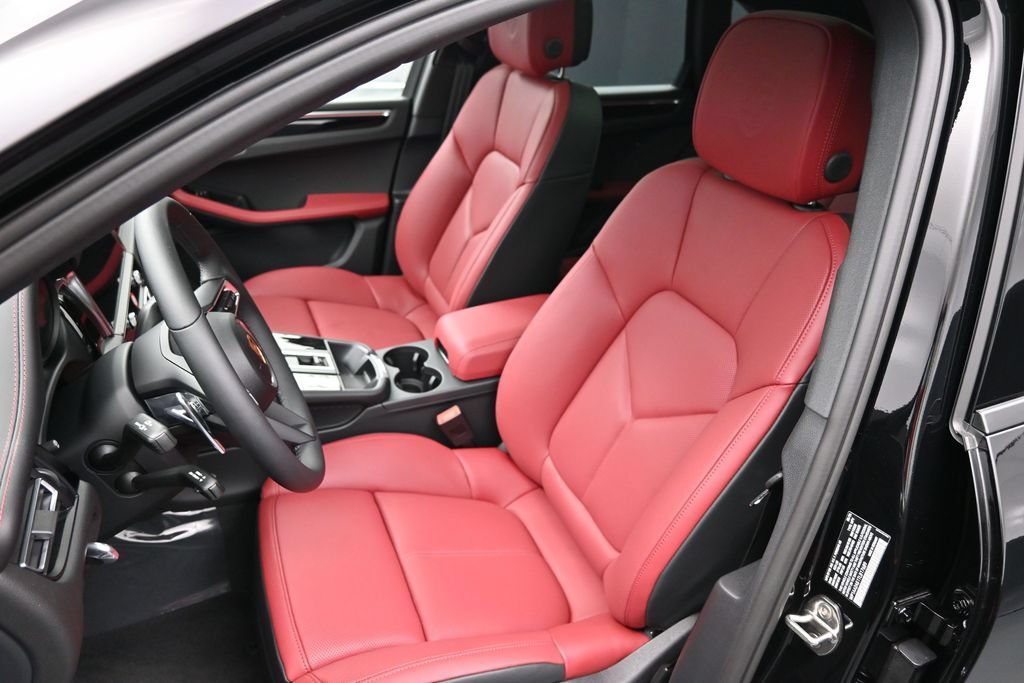 New 2026 Porsche Macan AWD/4WD image 8