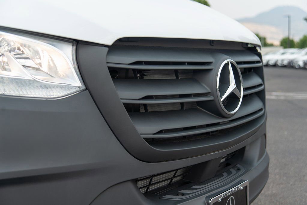 Used 2024 Mercedes-Benz Sprinter 2500 image 14