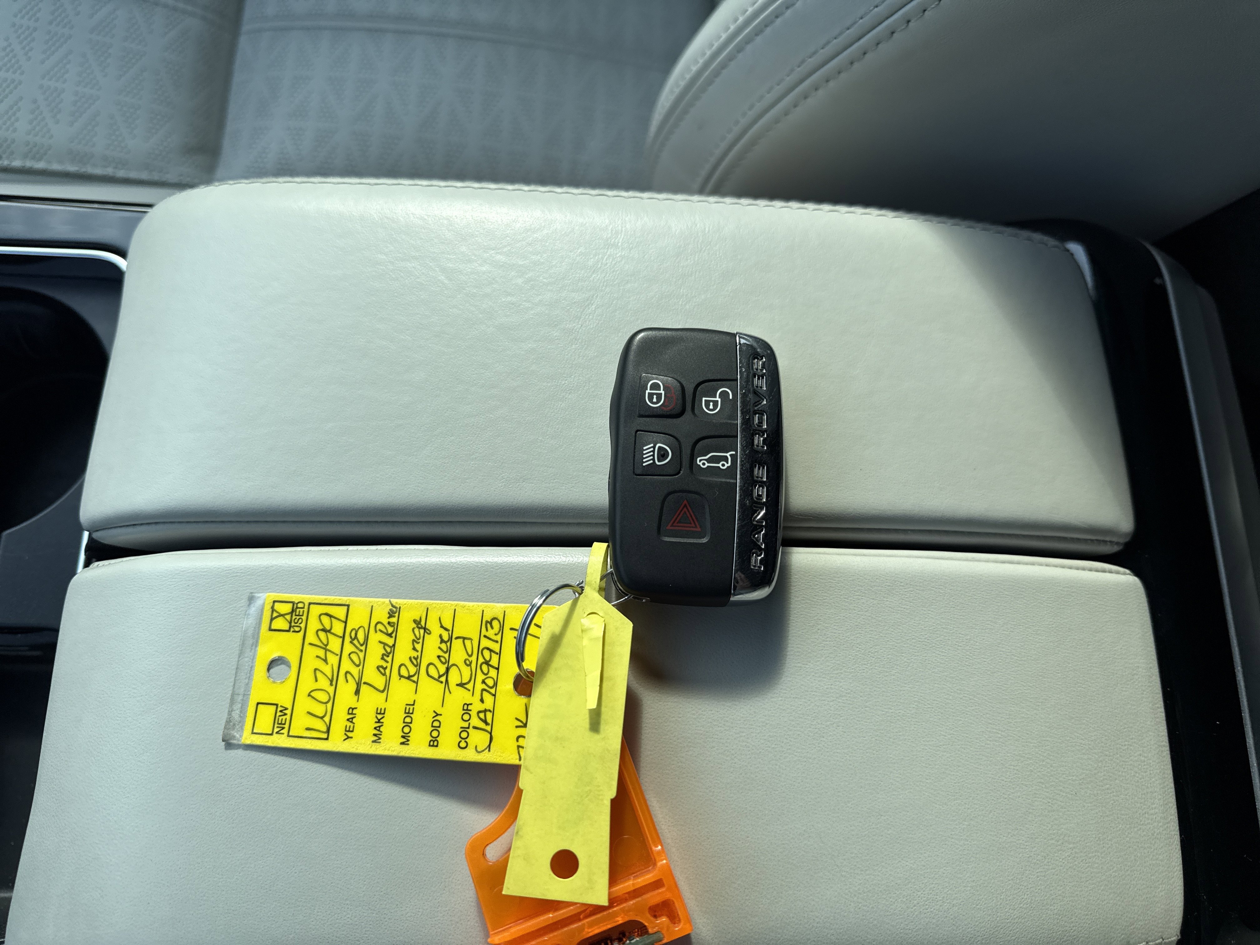 Used 2018 Land Rover Range Rover Velar R-Dynamic SE image 38