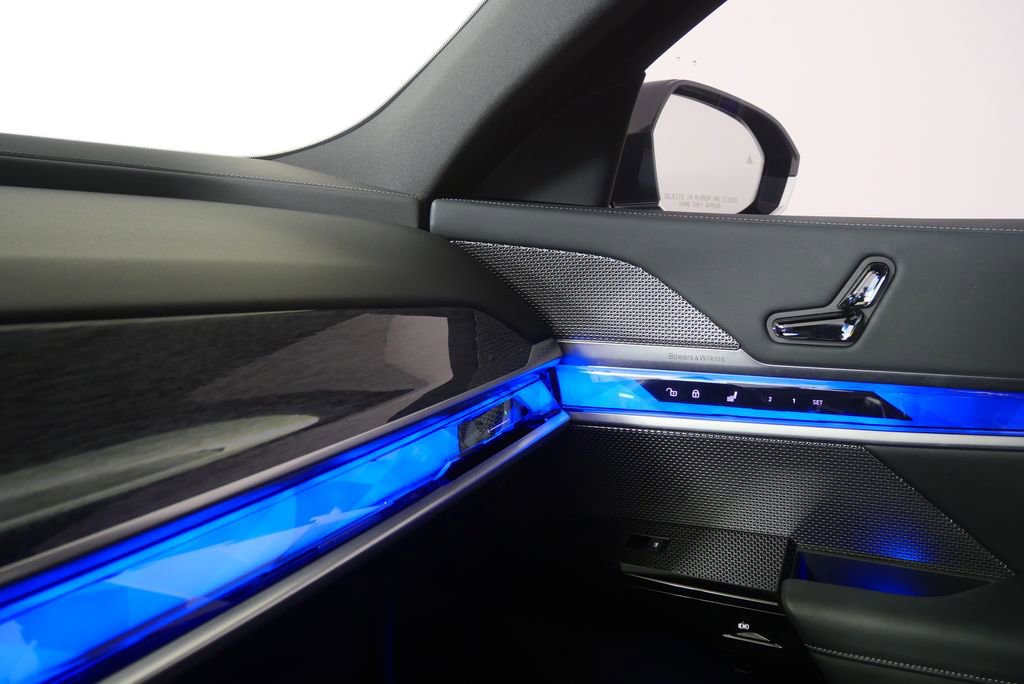 Certified 2025 BMW i7 eDrive50 image 29