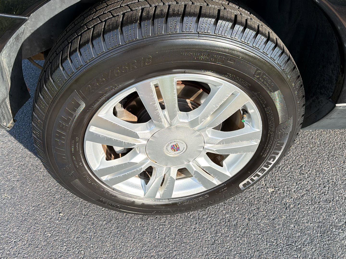 Used 2010 Cadillac SRX Luxury FWD image 37