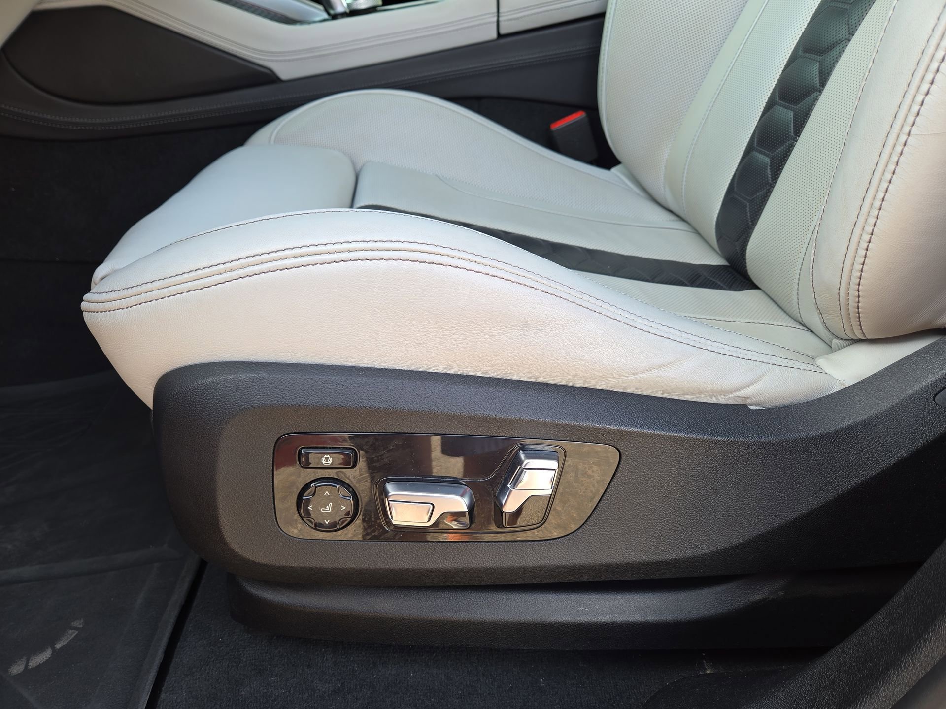 Used 2023 BMW X6 M w/ Competition Package AWD/4WD image 17