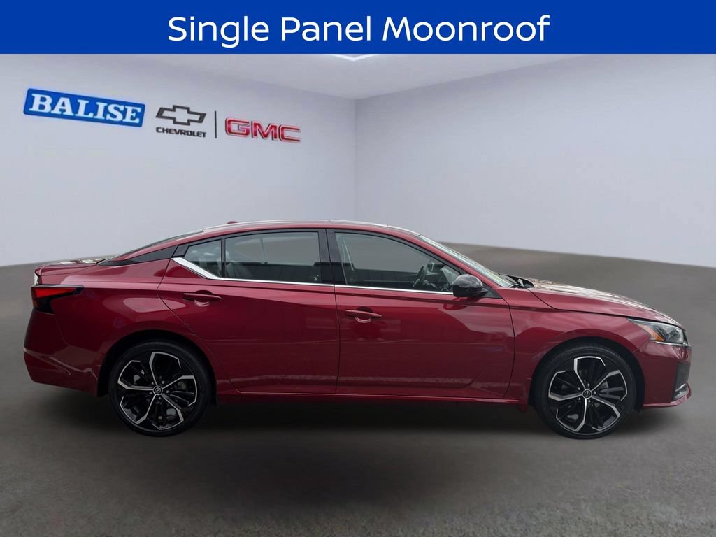Used 2023 Nissan Altima 2.5 SR w/ SR Premium Package AWD/4WD image 9
