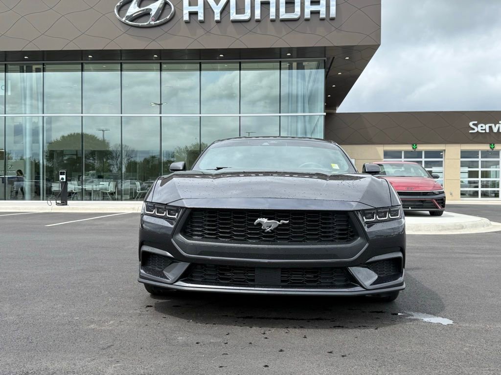 Used 2024 Ford Mustang Premium image 2