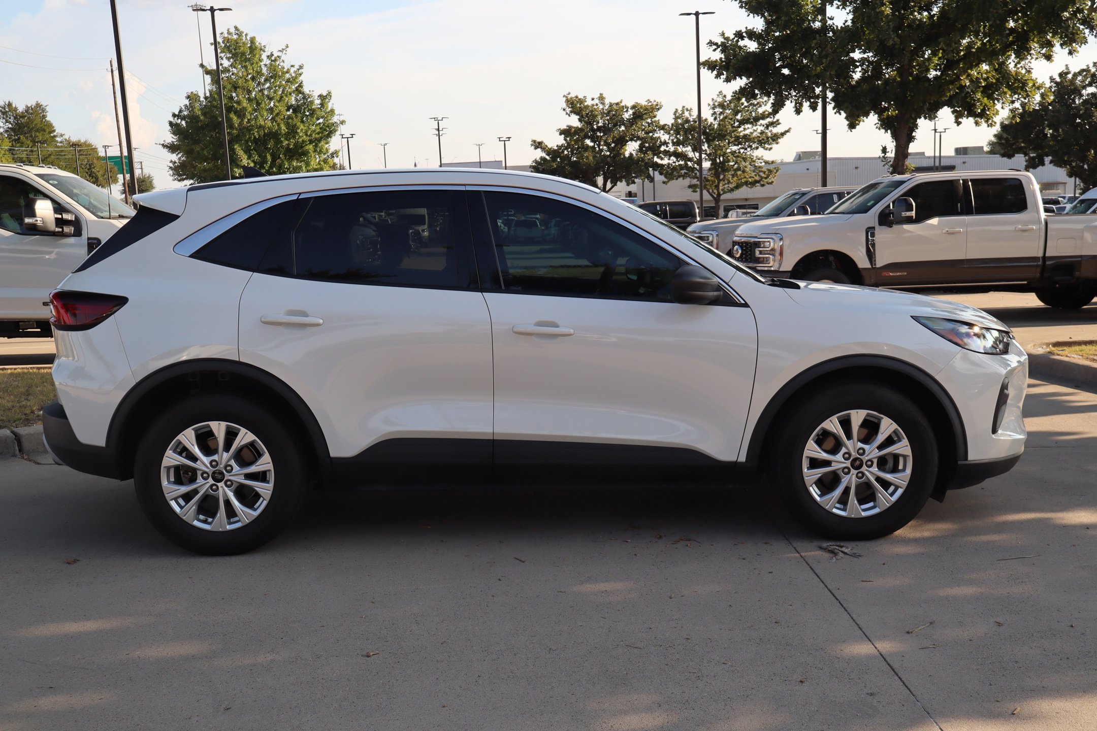 Certified 2023 Ford Escape Active FWD image 2