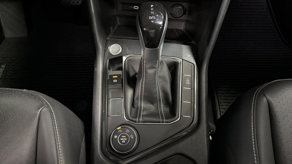 Certified 2024 Volkswagen Tiguan SE AWD/4WD image 38