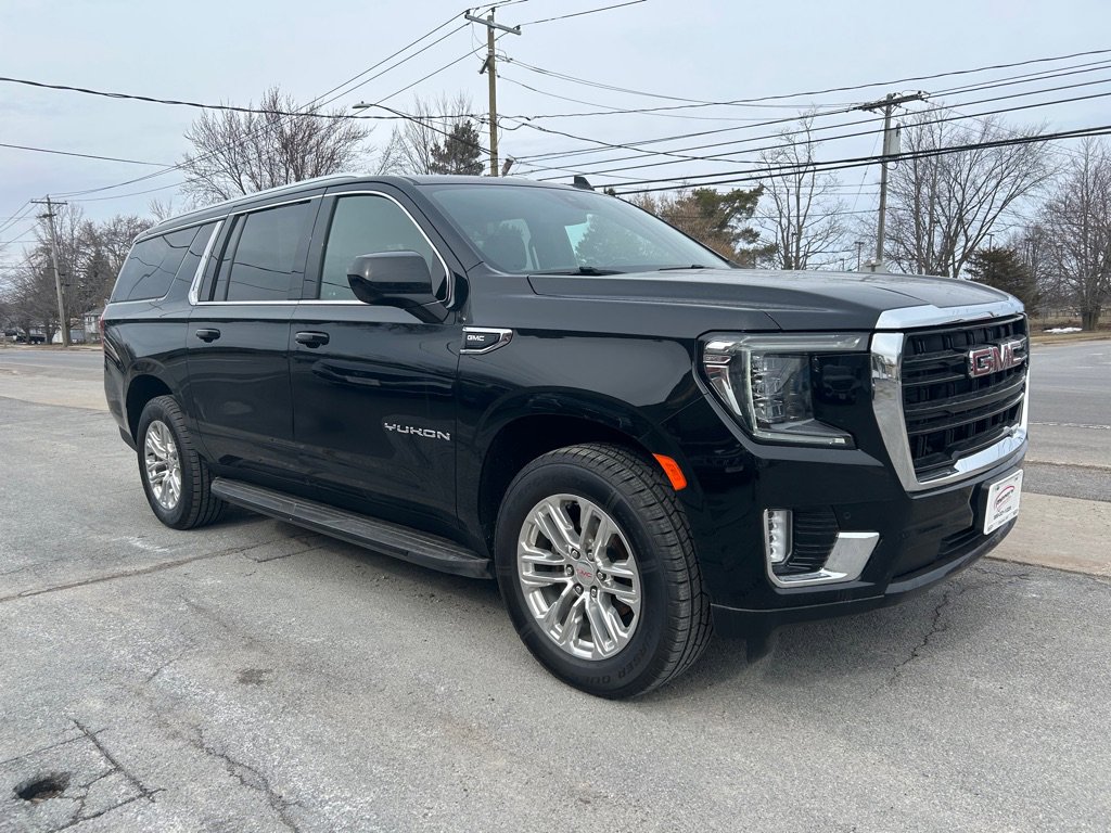 Used 2022 GMC Yukon XL SLE image 1