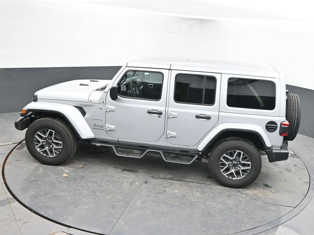 Used 2024 Jeep Wrangler Sahara image 30