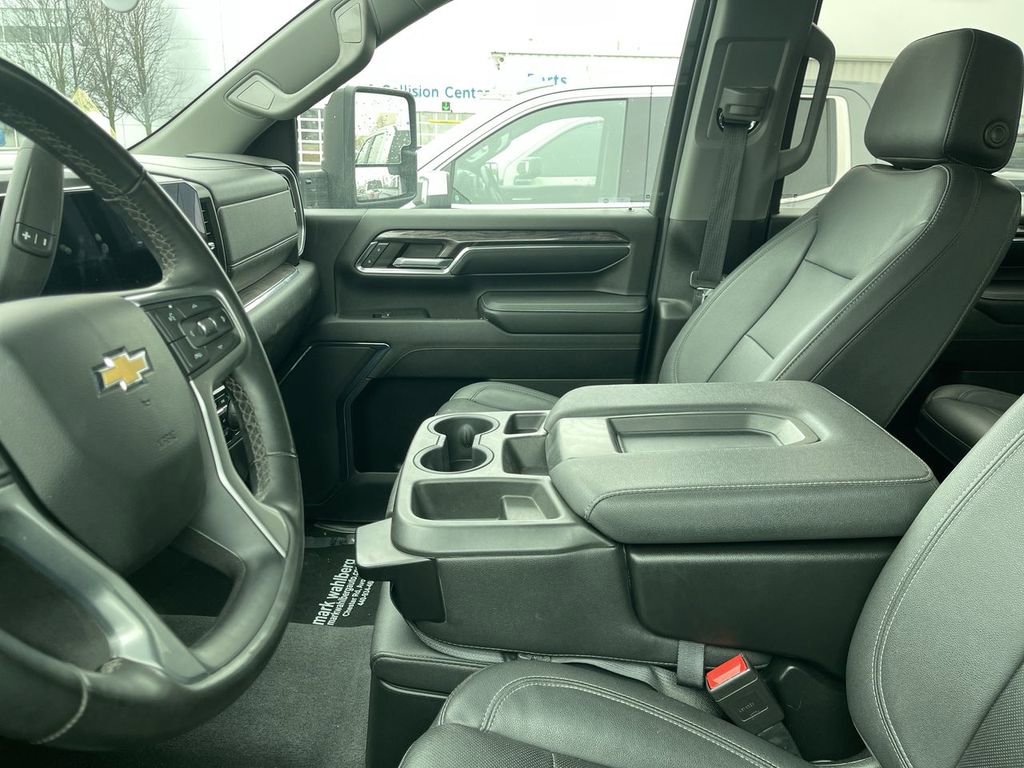Used 2024 Chevrolet Silverado 2500 LTZ image 12