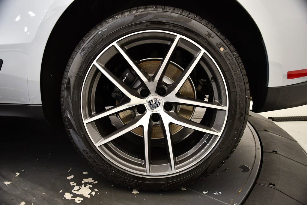 Used 2025 Porsche Macan Turbo image 16